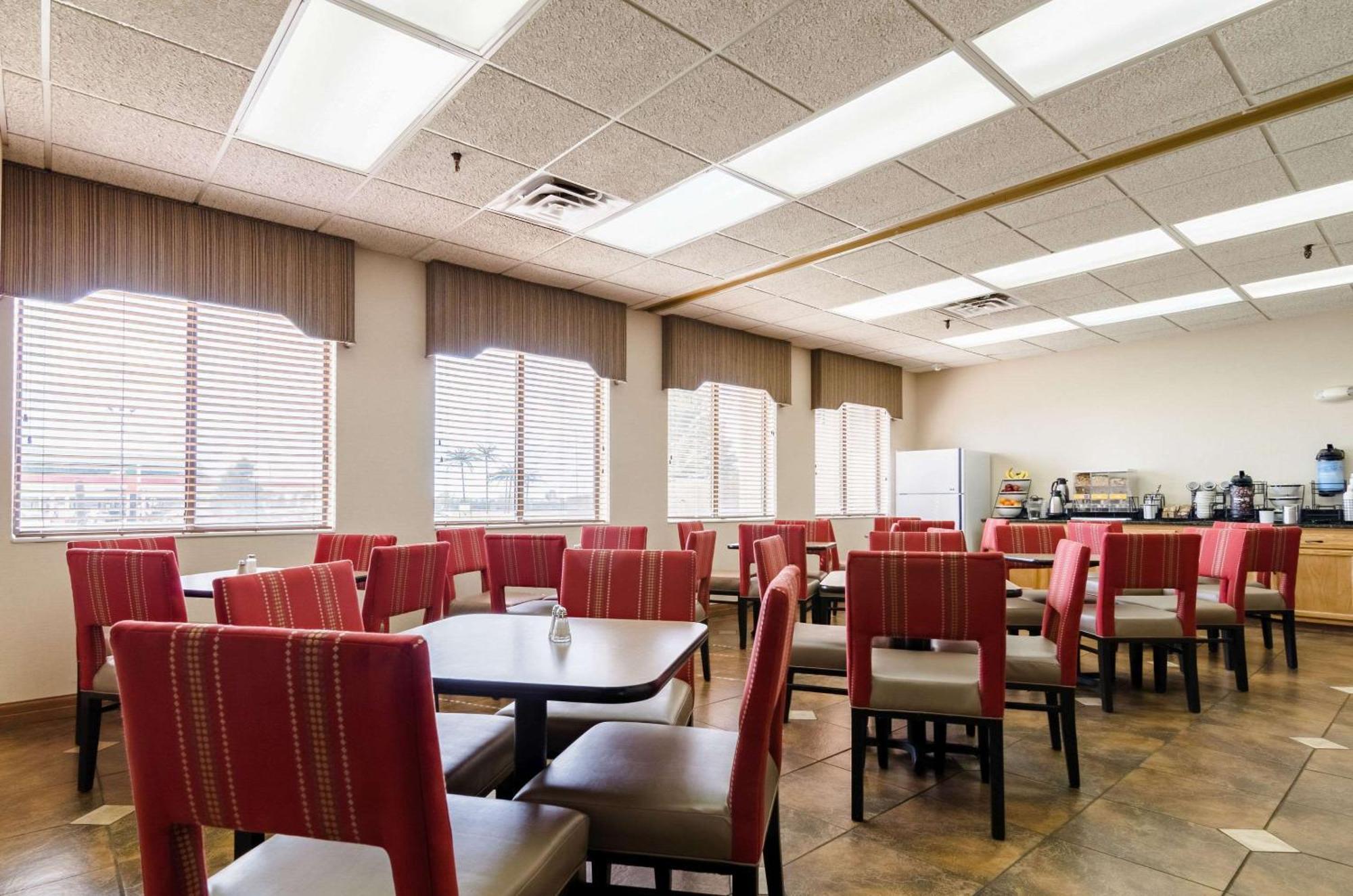 Comfort Inn Colby Extérieur photo